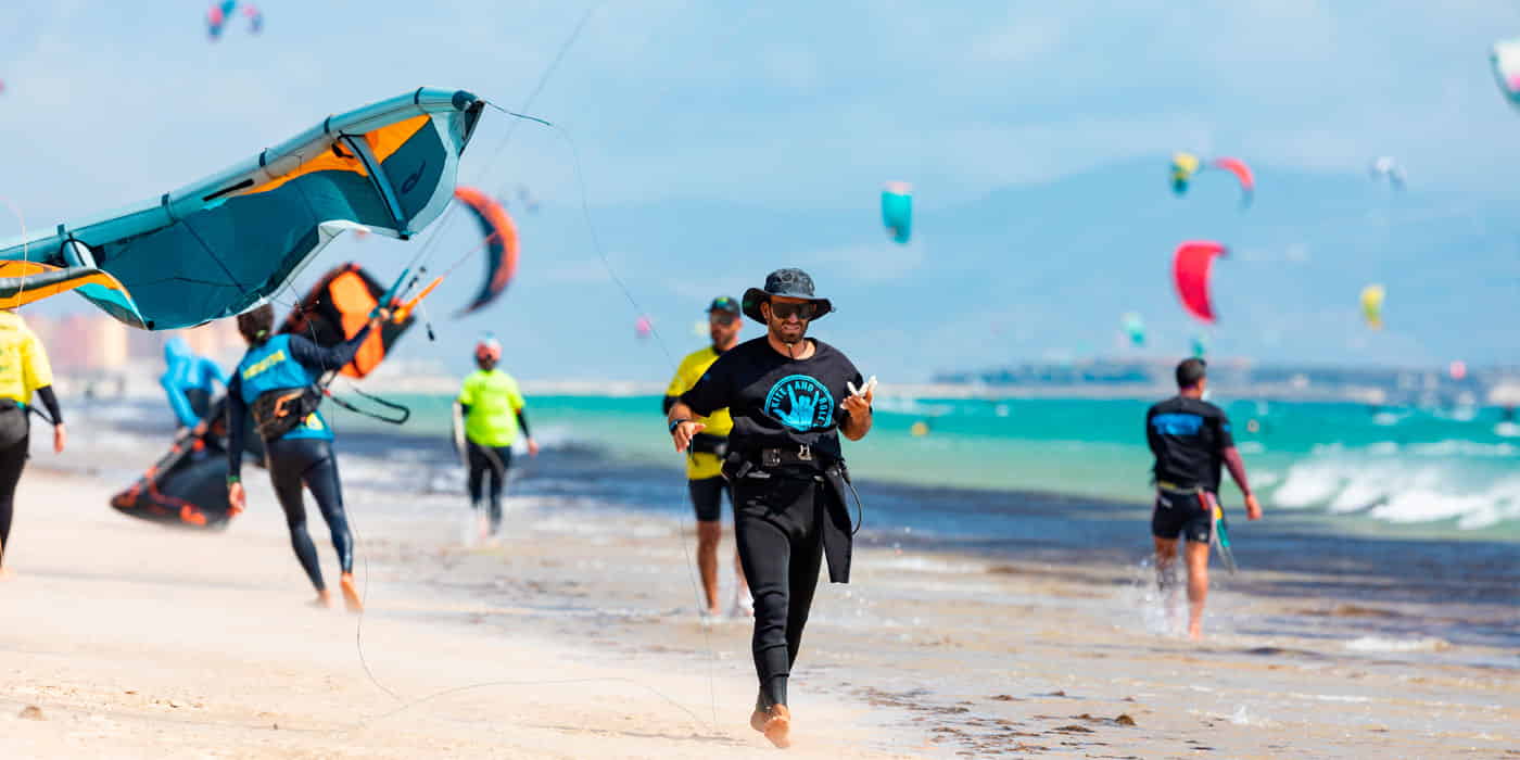 kiters instructores playa tarifa